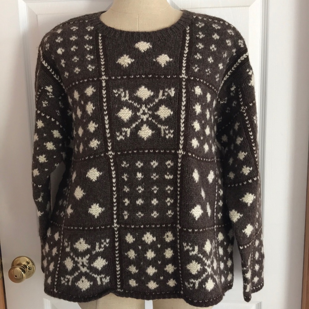 Liz Wear by Liz Claiborne Hand Knitted Wool Sweater 100 % Wool